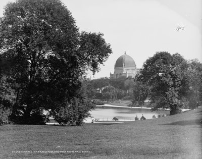 Central Park, New York, stagno delle barche e Tempio Beth-El da Detroit Publishing Co.